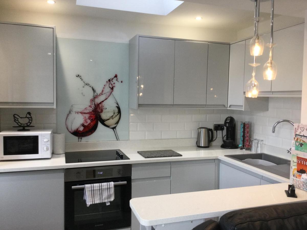 Leafy Lytham Central Lovely Ground Floor 1 Bedroom Apartment With Private Garden In Lytham Dog Friendly Lytham St Annes Dış mekan fotoğraf
