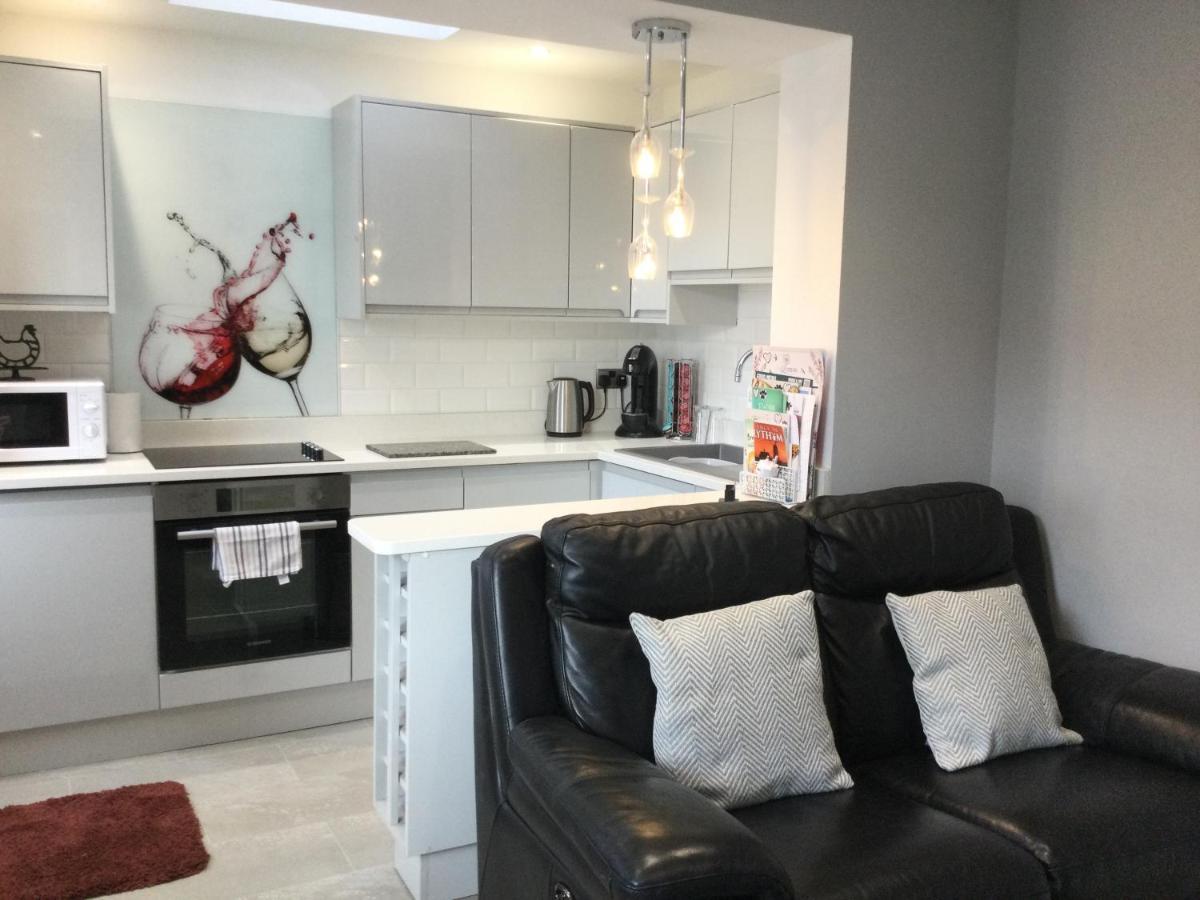 Leafy Lytham Central Lovely Ground Floor 1 Bedroom Apartment With Private Garden In Lytham Dog Friendly Lytham St Annes Dış mekan fotoğraf