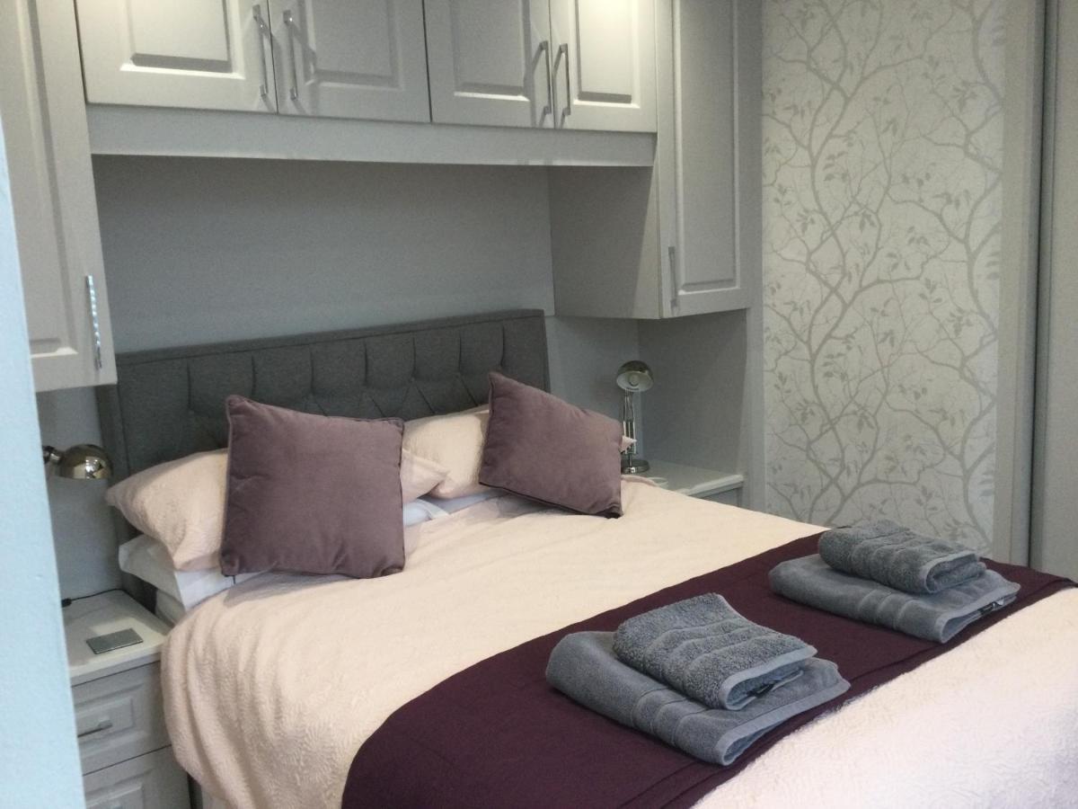 Leafy Lytham Central Lovely Ground Floor 1 Bedroom Apartment With Private Garden In Lytham Dog Friendly Lytham St Annes Dış mekan fotoğraf